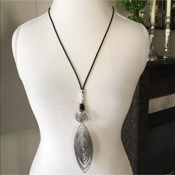 Tribal Look Pendant Statement Necklace Silver Tone Wire 30” Boho Black Cord NEW - Picture 4 of 9